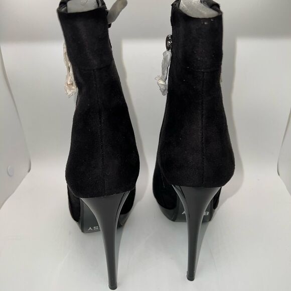 BETSY Black Suede Stiletto Heels Booties Size 7 New In Box - Picture 2 of 8